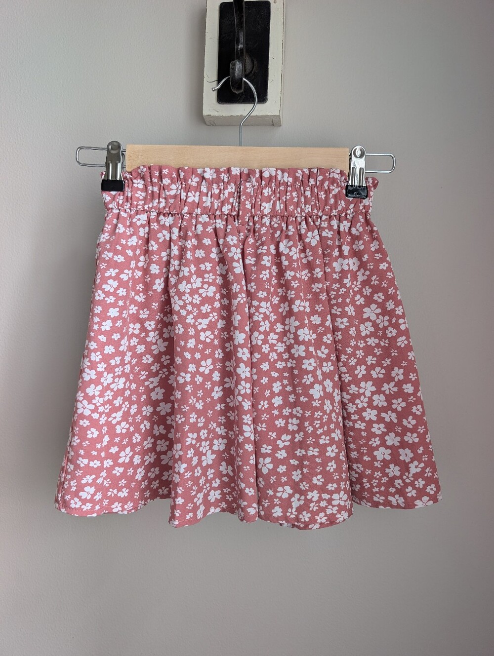 Toddler Girl Ditsy Floral Mauve Pink Skirt with Ruffle Waist Size 4-5 XS